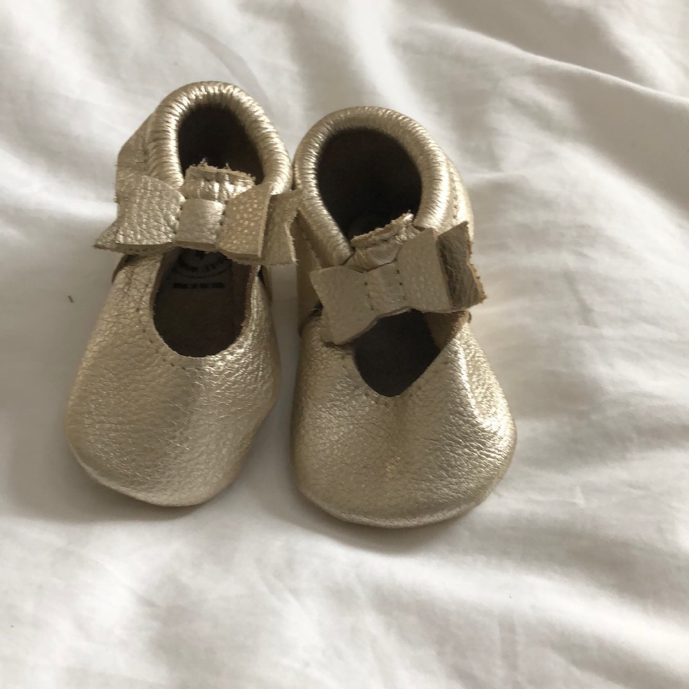 Freshly picked Platinum Bow ballet flat size 4